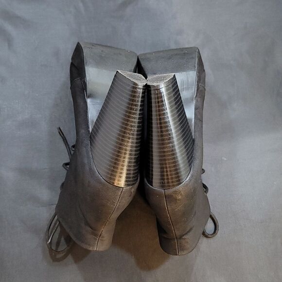 MOSSIMO SUPPLY CO WOMEN'S SUEDE HIGH HEEL ANKLE BOOTS - Picture 14 of 16